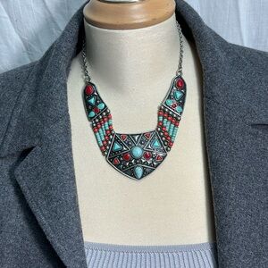 Statement necklace